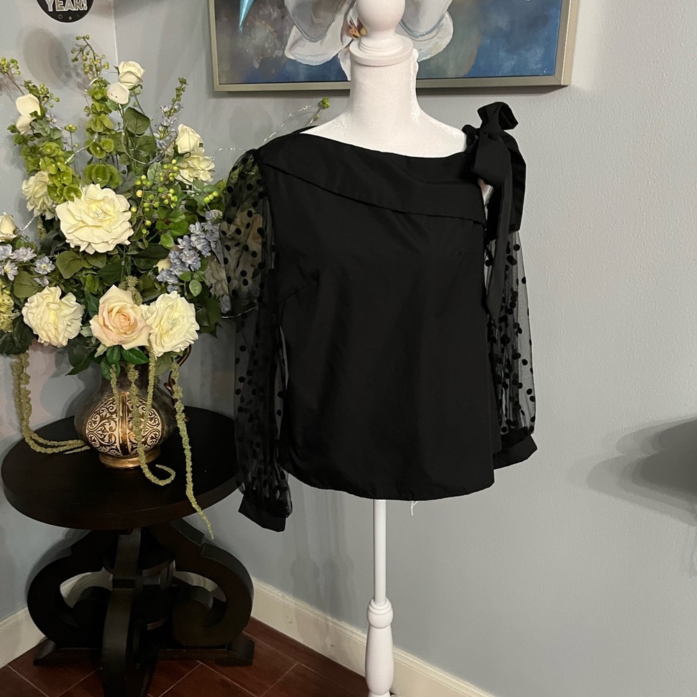 Black small top